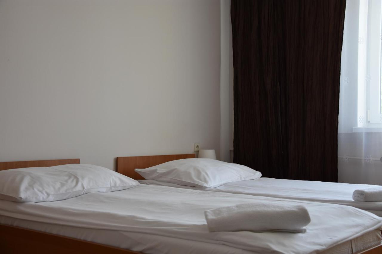 Agro Obiekt Hotelowy Wroclaw Exterior photo